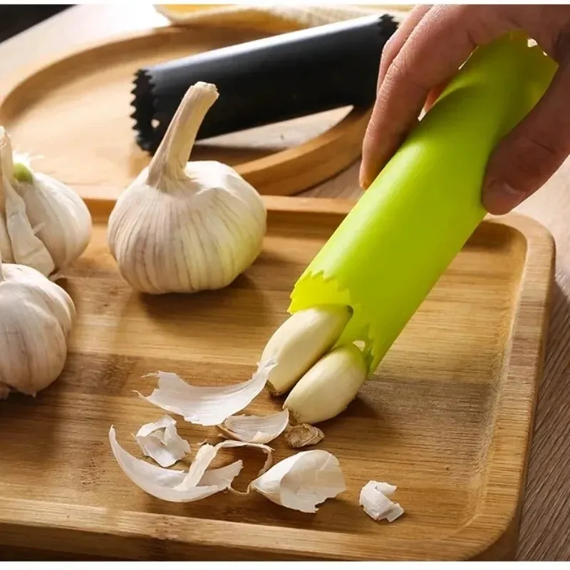Kitchen Gadgets That Are Useful - Tubo pelador de ajos, pelador de